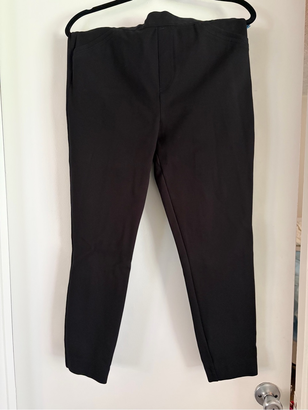 SPANX Women’s Black Stretch Tapered Pants